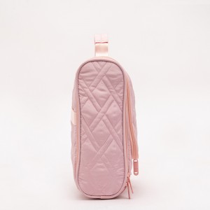 Fashion pink casual large capacity functional lady’s quilted cosmetic wash bag